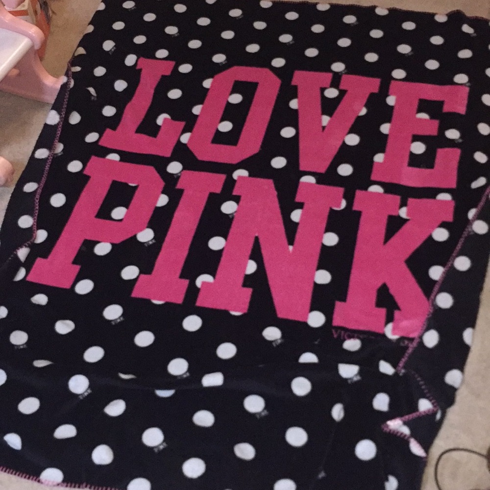 💕💜Vs pink blanket💕💜 - Picture 2 of 5
